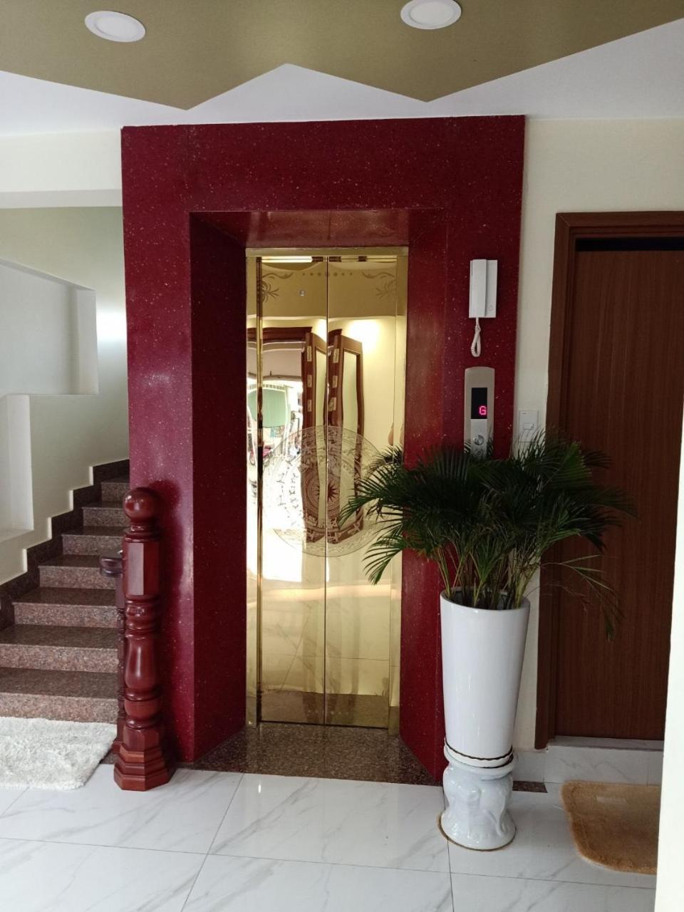 Hotel Hosetl Hoang De Chau Doc Esterno foto