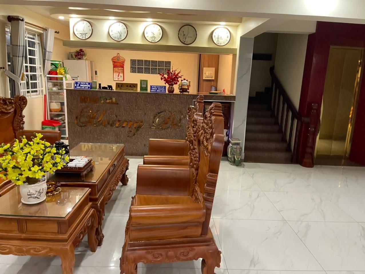 Hotel Hosetl Hoang De Chau Doc Esterno foto